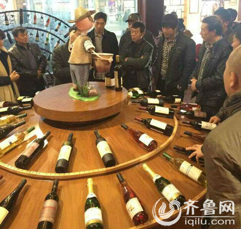 齐鲁网：日照尧王酒业与渔家乐协会推动旅游经济 将推定制酒